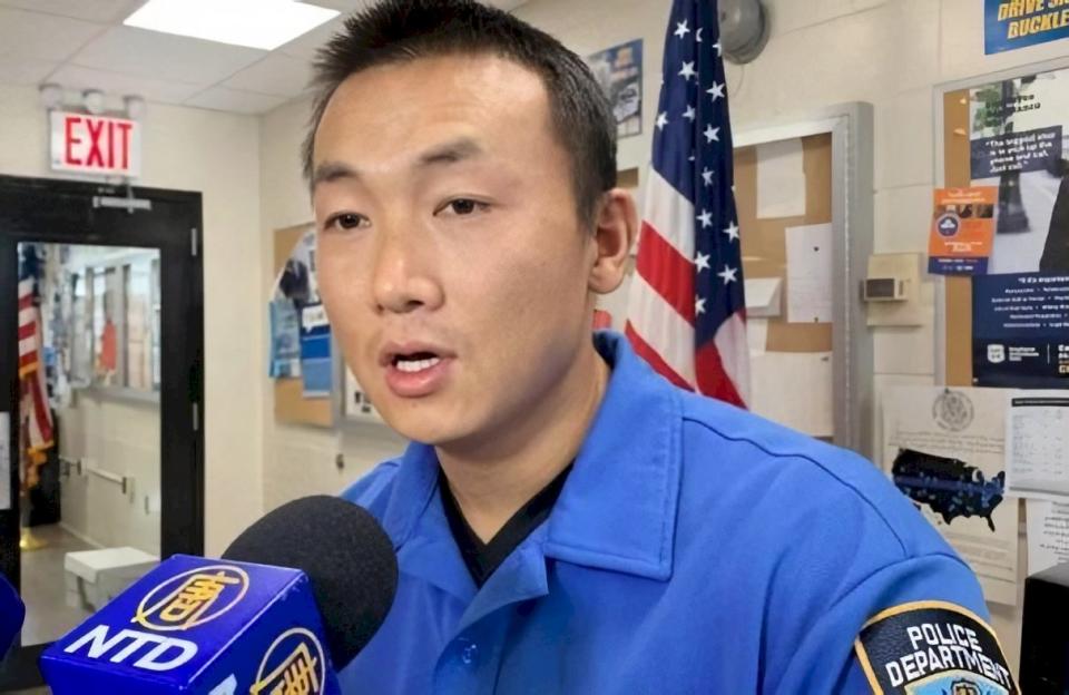 任職於紐約皇后區(Queens)的藏裔警察昂旺(Baimadajie Angwang)接受新唐人電視臺採訪。(圖：大紀元)