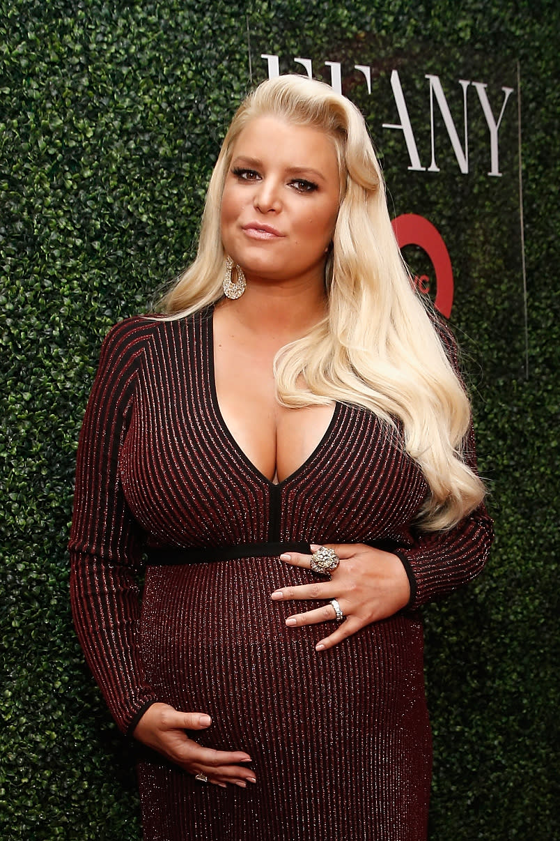 NEW YORK, NY - OCTOBER 11:  Fashion Icon Award Honoree Jessica Simpson attends the 25th Annual QVC "FFANY Shoes on Sale" Gala at The Ziegfeld Ballroom on October 11, 2018 in New York City.  (Photo by Brian Ach/Getty Images)