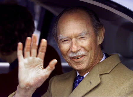 FILE PHOTO: Luxembourg's Grand Duke Jean waves from his car during a visit to the Belgian northern city of Ghent, Belgium November 19, 1999. REUTERS/Benoit Doppagne/File Photo