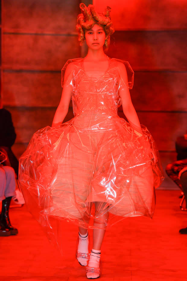 A look from Comme des Garçons Spring 2021 collection.