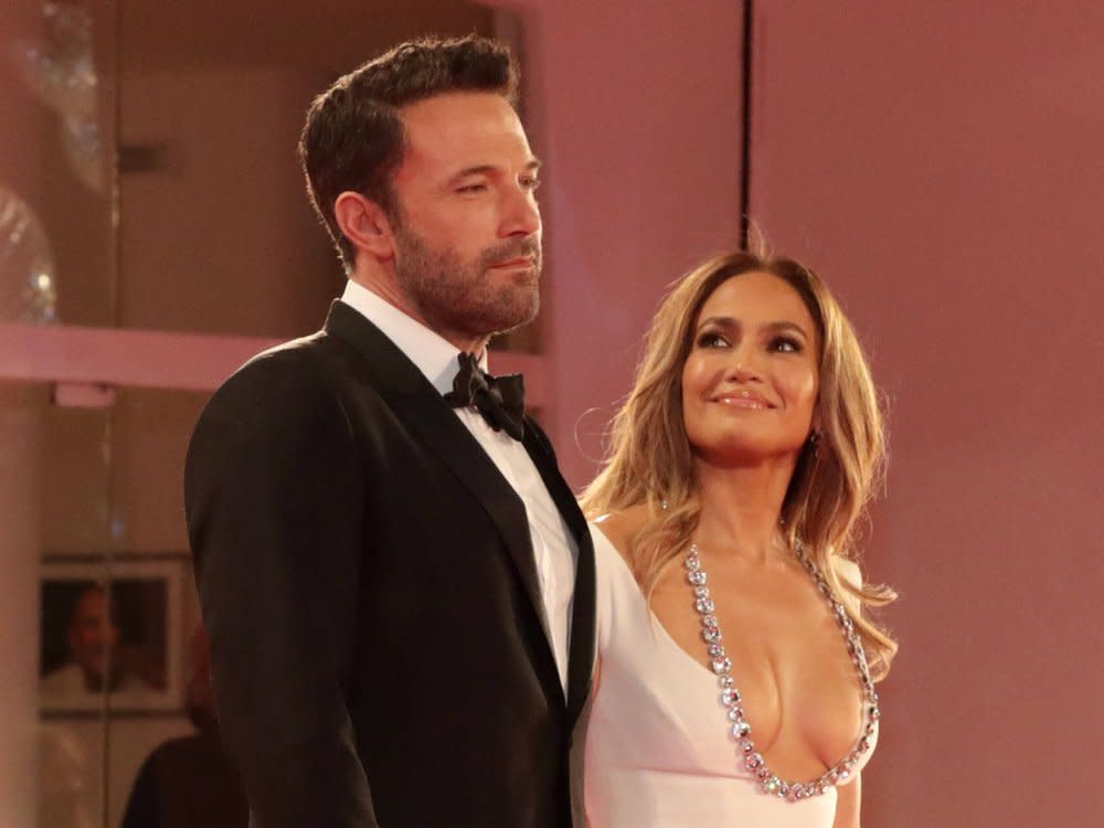 Jennifer Lopez und Ben Affleck gemeinsam bei einer Veranstaltung. (Bild: imago images/MediaPunch/Annalisa Flori)