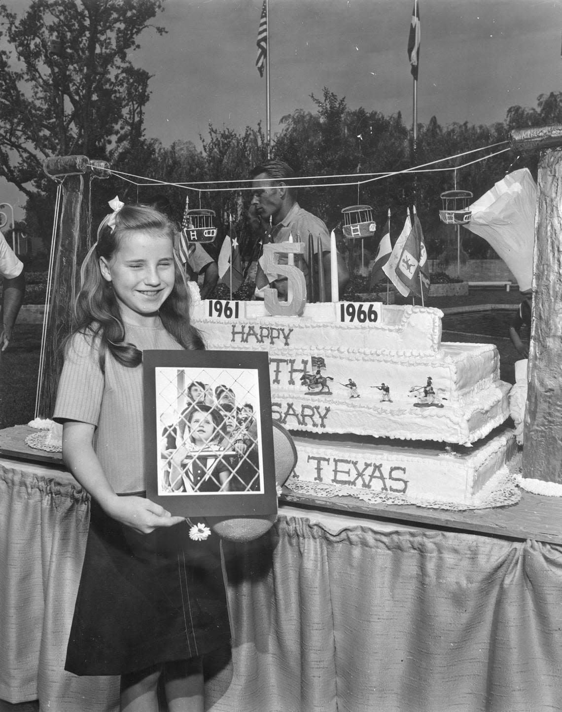 Aug. 6, 1966: The first visitor to Six Flags Over Texas in 1961 was Theresa Pool, who returns five years later in 1966.