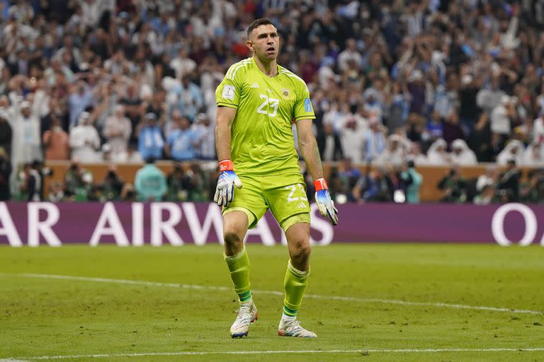 El particular baile de Dibu Martínez durante la definición por penales de la final del Mundial ante Francia