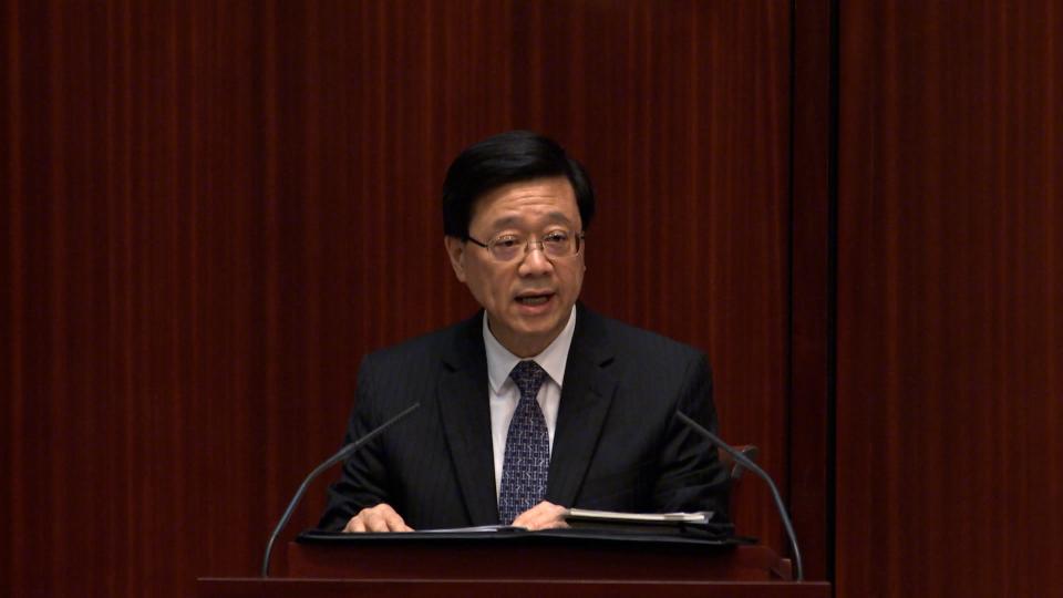 李家超說，外國政客公然施壓，外部勢力惡意破壞香港未有減退。