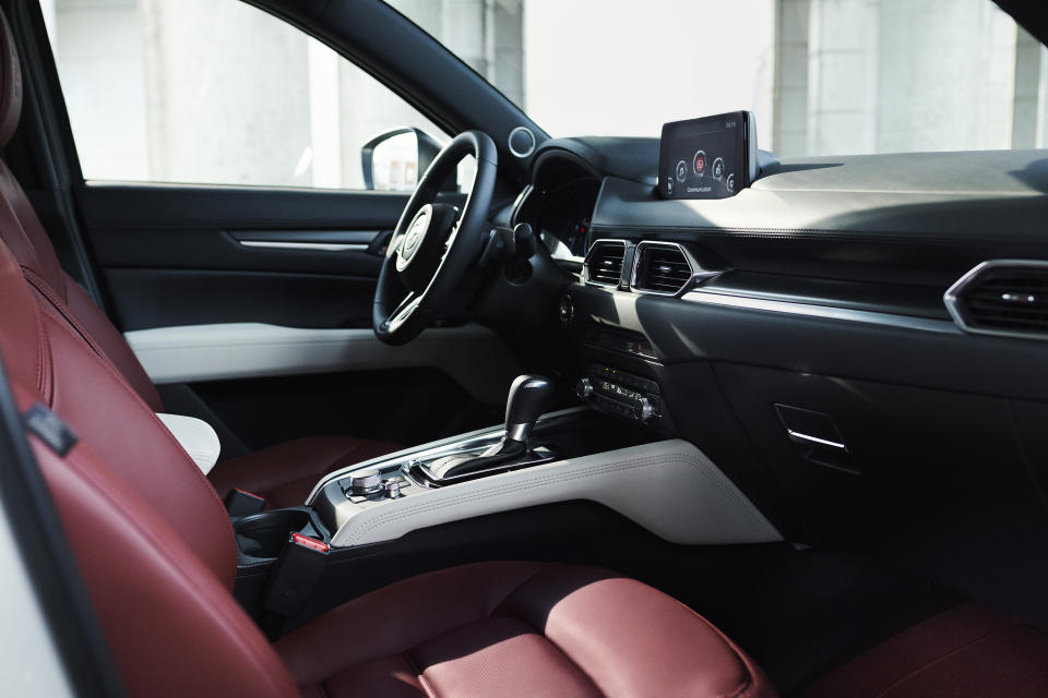 2020_100thSV_BRD16_EU_LHD_CX-5_Interior_L.jpg