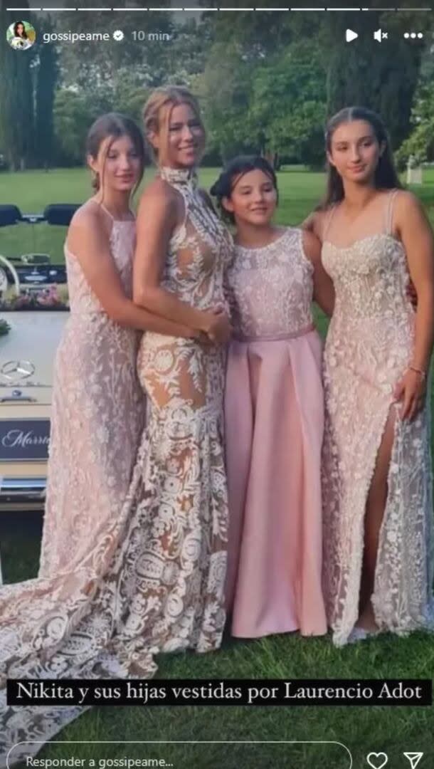 Las hijas de Nicole Neumann posaron junto a ella en el casamiento de la modelo e Indiana le acarició la panza