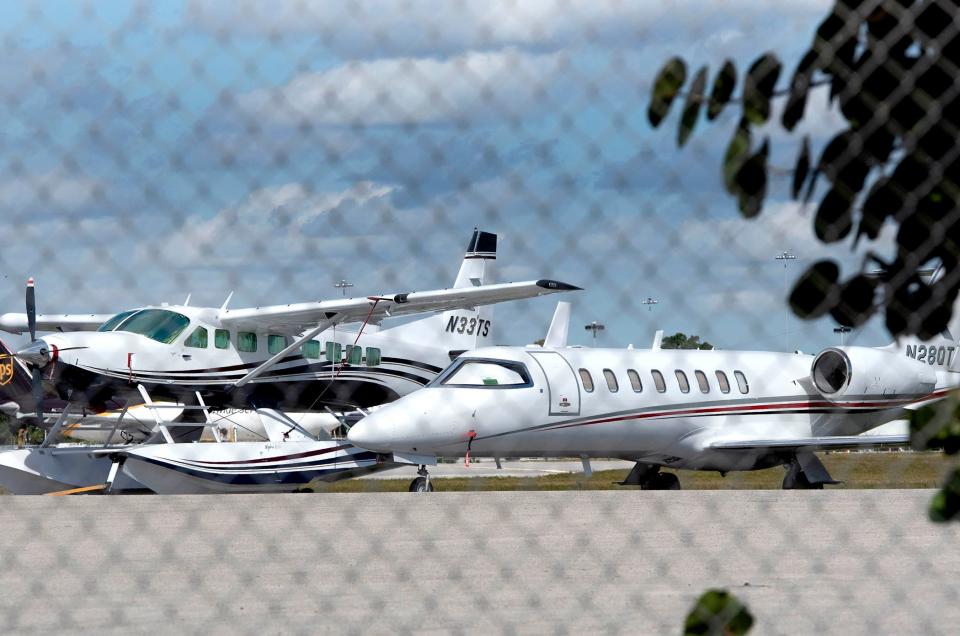 Palm Beach International Airport this week saw plenty of private jefts land, always a sign that at least some house-hunters will be shopping in Palm Beach over Presidents Day weekend during what is typically the height of the winter real estate season.