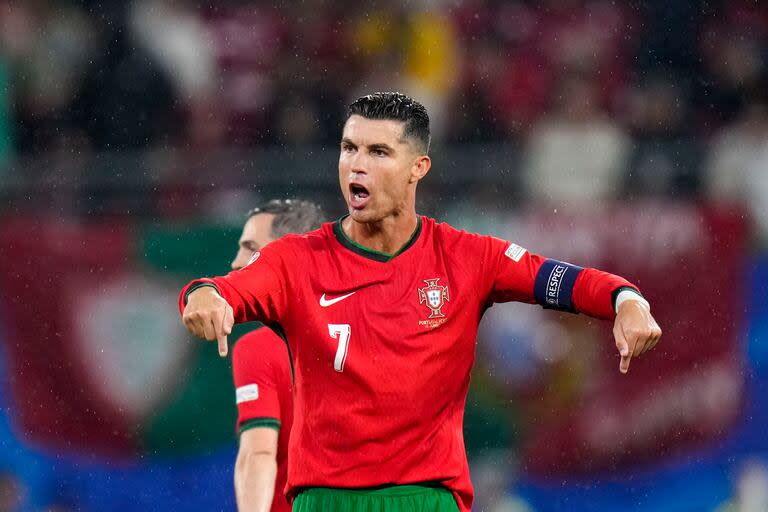 En su sexta disputa de la Eurocopa, Cristiano Ronaldo va por más goles y por ampliar récords; el delantero será protagonista de Portugal vs. Turquía.