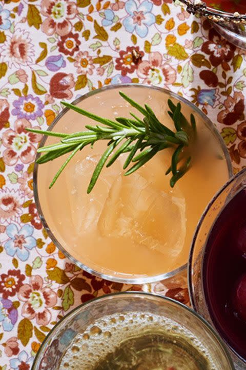 15) Rosemary-Grapefruit Fizz