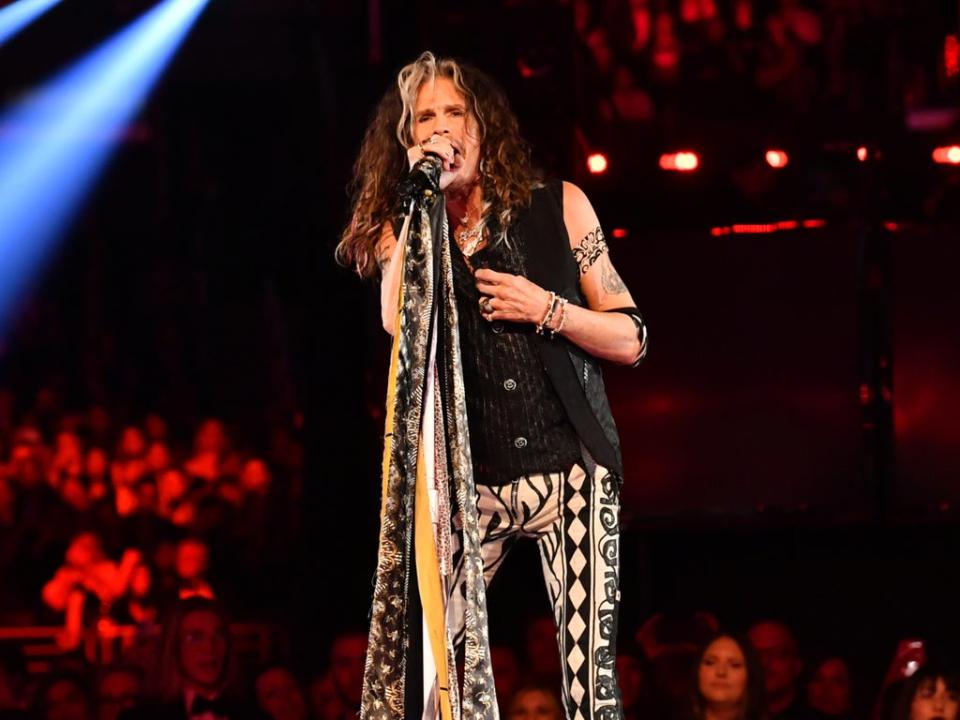 Steven Tyler performs at the Grammys (Getty Images )