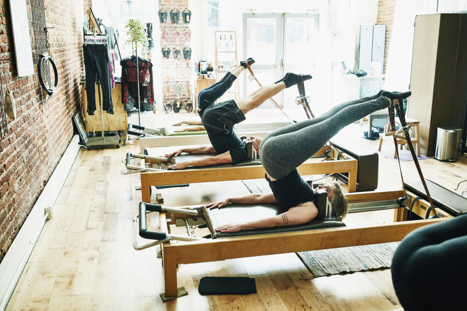 El pilates y el tai chi son algunos de los ejercicios recomendados para optimizar el equilibrio. (Getty Creative)