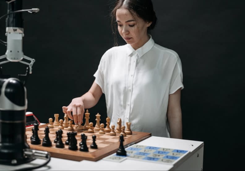 專攻西洋棋、由IBM開發的Deep Blue，還有專供圍棋、由DeepMind開發的AlphaGo，都屬於弱人工智慧。示意圖，取自pexels