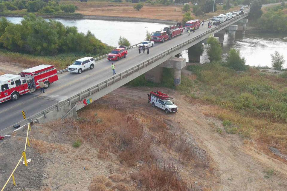 <p>South San Joaquin County Fire Authority</p> Search and recovery operations at the San Joaquin River