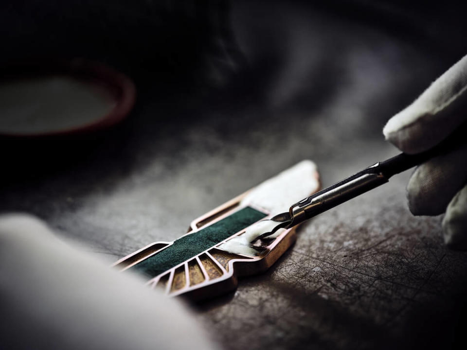 AstonMartinWingsBadgeProduction_04.jpg