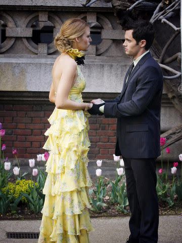 <p>©CW Network/Courtesy Everett Collection</p> Blake Lively and Penn Badgley film the season 1 finale of CW hit show Gossip Girl