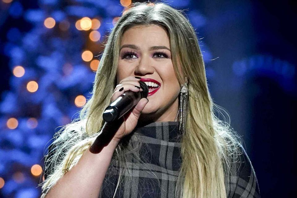 <p>Chris Haston/NBC/NBCU Photo Bank via Getty</p> Kelly Clarkson at Christmas in Rockefeller Center in 2020