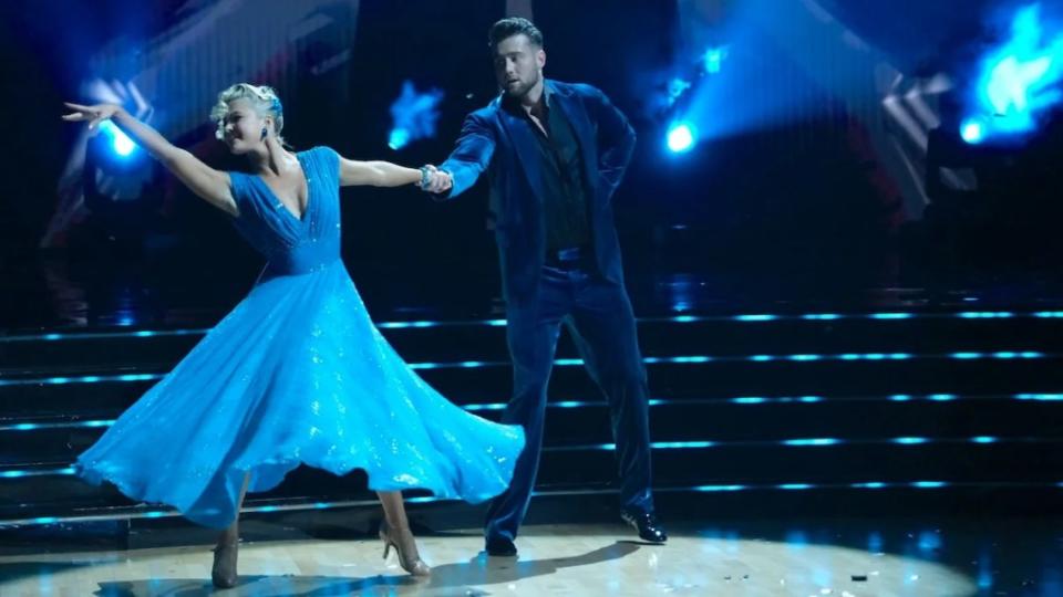 Harry Jowsey and Rylee Arnold dance during Week 8 of DWTS.