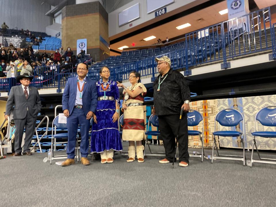 Navajo Nation President Buu Van Nygren, left, and Vice President Richelle Montoya, second from right, prepare to take the oath of office Tuesday in Fort Defiance.