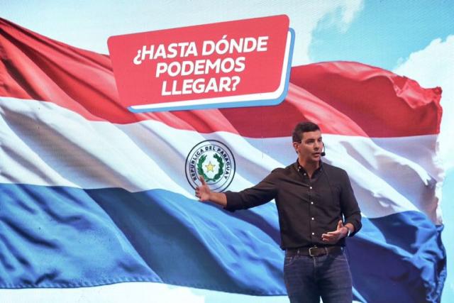 Santiago Pe&#xf1;a, candidato a presidente de Paraguay por el Partido Colorado