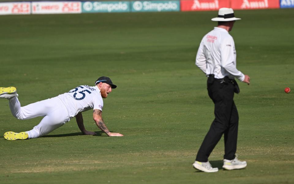 England captain Ben Stokes throws the ball to run out India batsman Ravindra Jadeja