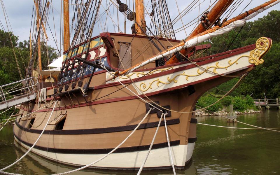 Replica of the Susan Constant sailing ship brought by English settlers to Jamestown, Virginia, in 1607