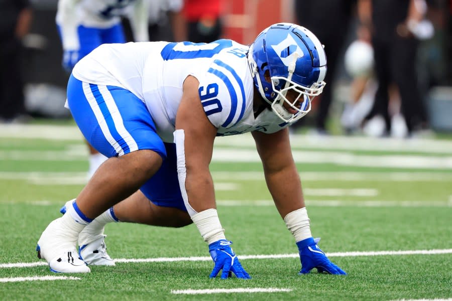 LOUISVILLE, KENTUCKY – OCTOBER 28: DeWayne Carter #90 of the Duke Blue Devils in action in the game against the Louisville Cardinals at Cardinal Stadium on October 28, 2023 in Louisville, Kentucky. (Photo by Justin Casterline/Getty Images)