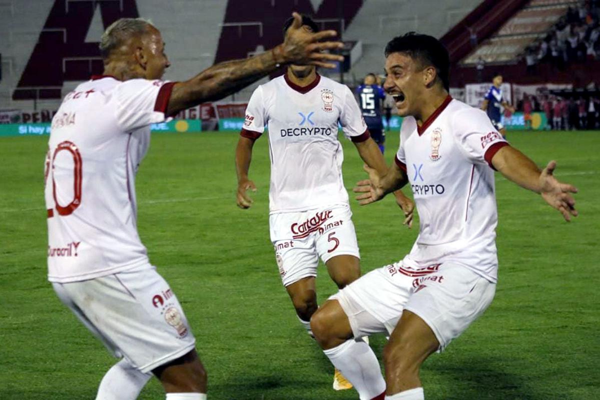 Cinco goles de Independiente a Huracán en el Tomás Adolfo Ducó