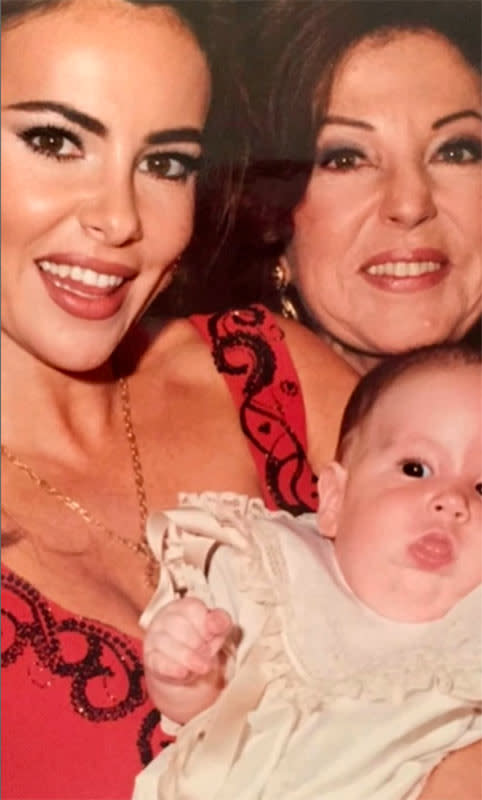 Ana Obregón con su madre y su hijo