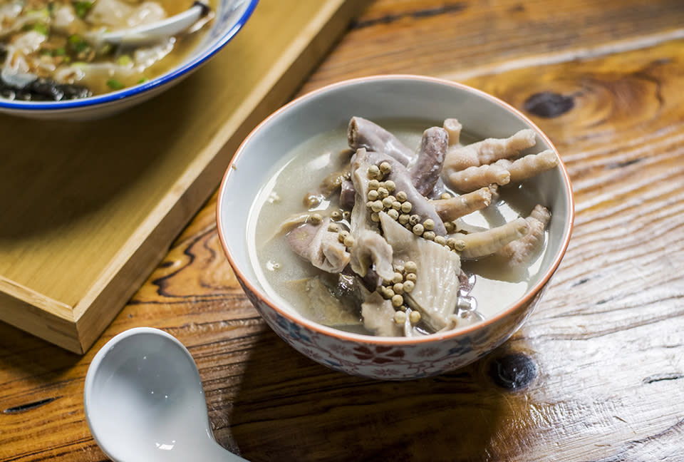 大角咀美食︱罕見福建家鄉菜！活肉粿條配豬骨清湯湯底