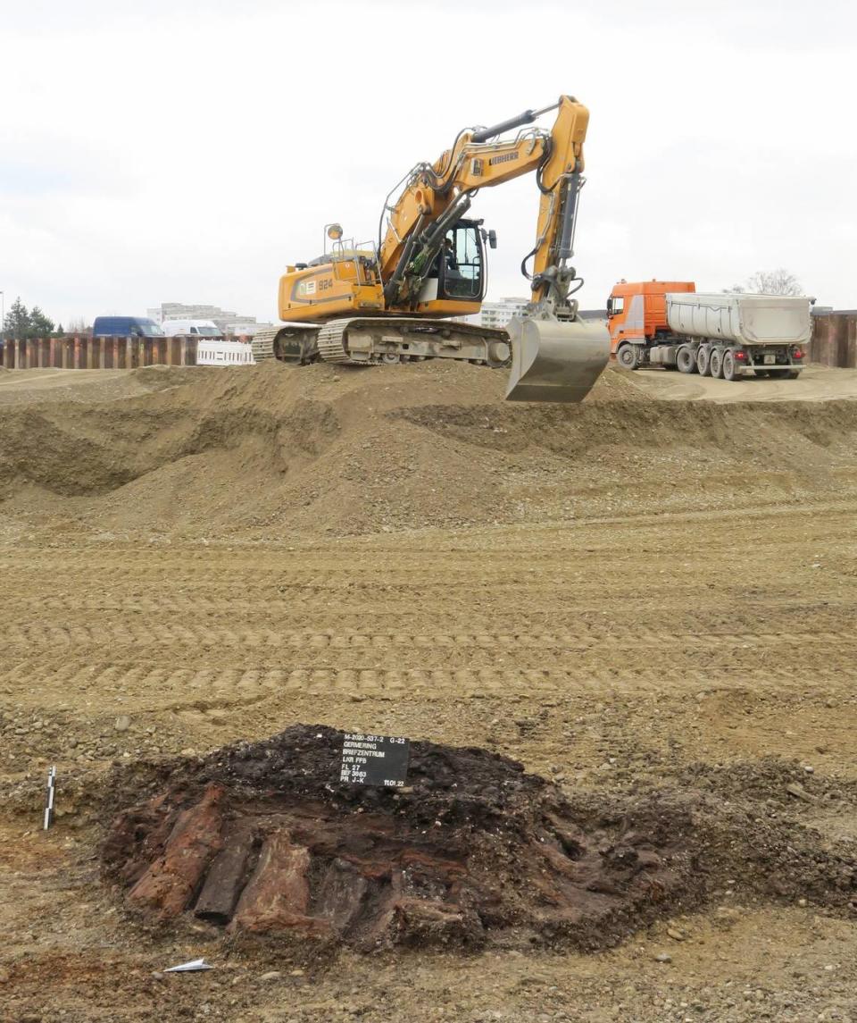 Una vista del pozo mientras la construcción se lleva a cabo cerca. Marcus Guckenbiehl. Foto de la Oficina Estatal de Baviera para la Protección de Monumentos.