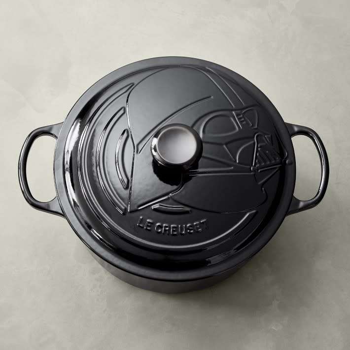 3) Le Creuset Cast-Iron Round Oven - Darth Vader