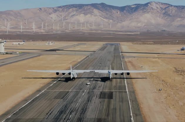 Stratolaunch taxi tests