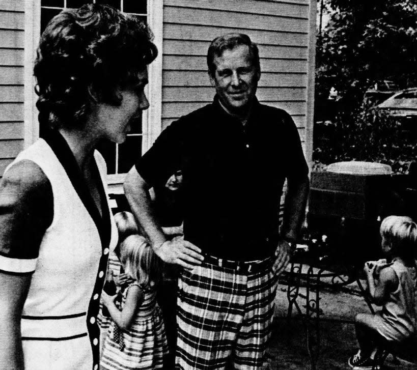 Julie Nixon Eisenhower and Ted Kienast of the Liberty Corner section of Bernards Township, discuss the Public Service TV commercial the Kienast quintuplets were doing for the National Society for the Prevention of Blindness on Wednesday, Sept. 5, 1973, while two quintuplets took a soda break.