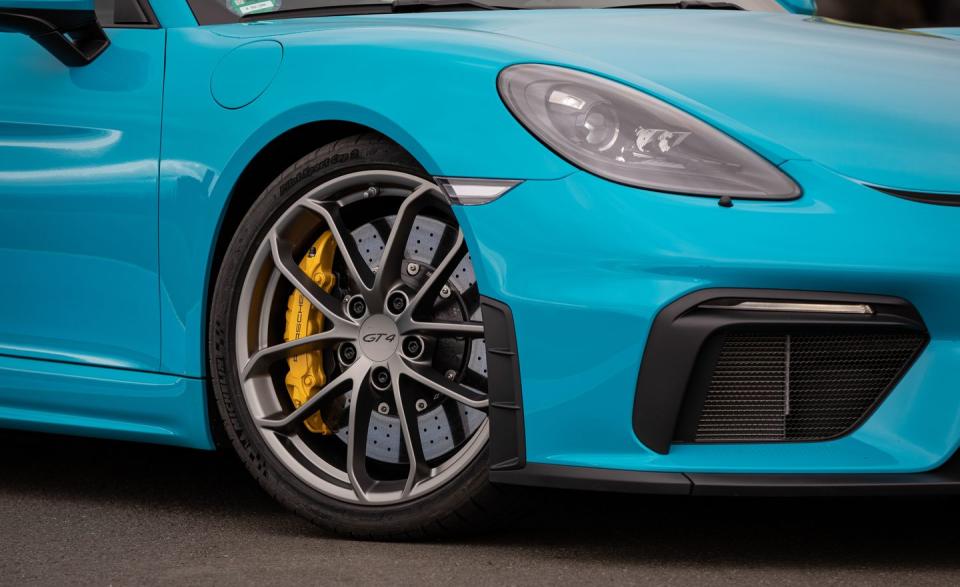 <p>2020 Porsche 718 Cayman GT4</p>