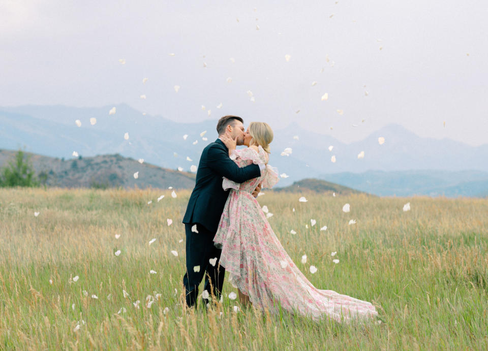 This Couple Invited Absolutely No One—Not Even an Officiant—to Their Aspen Elopement