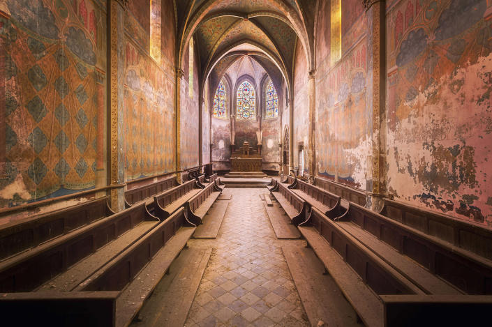 <p>Once brilliant, the polychrome frescoes of this church are slowly peeling off. (Photo: Roman Robroek/Caters News) </p>
