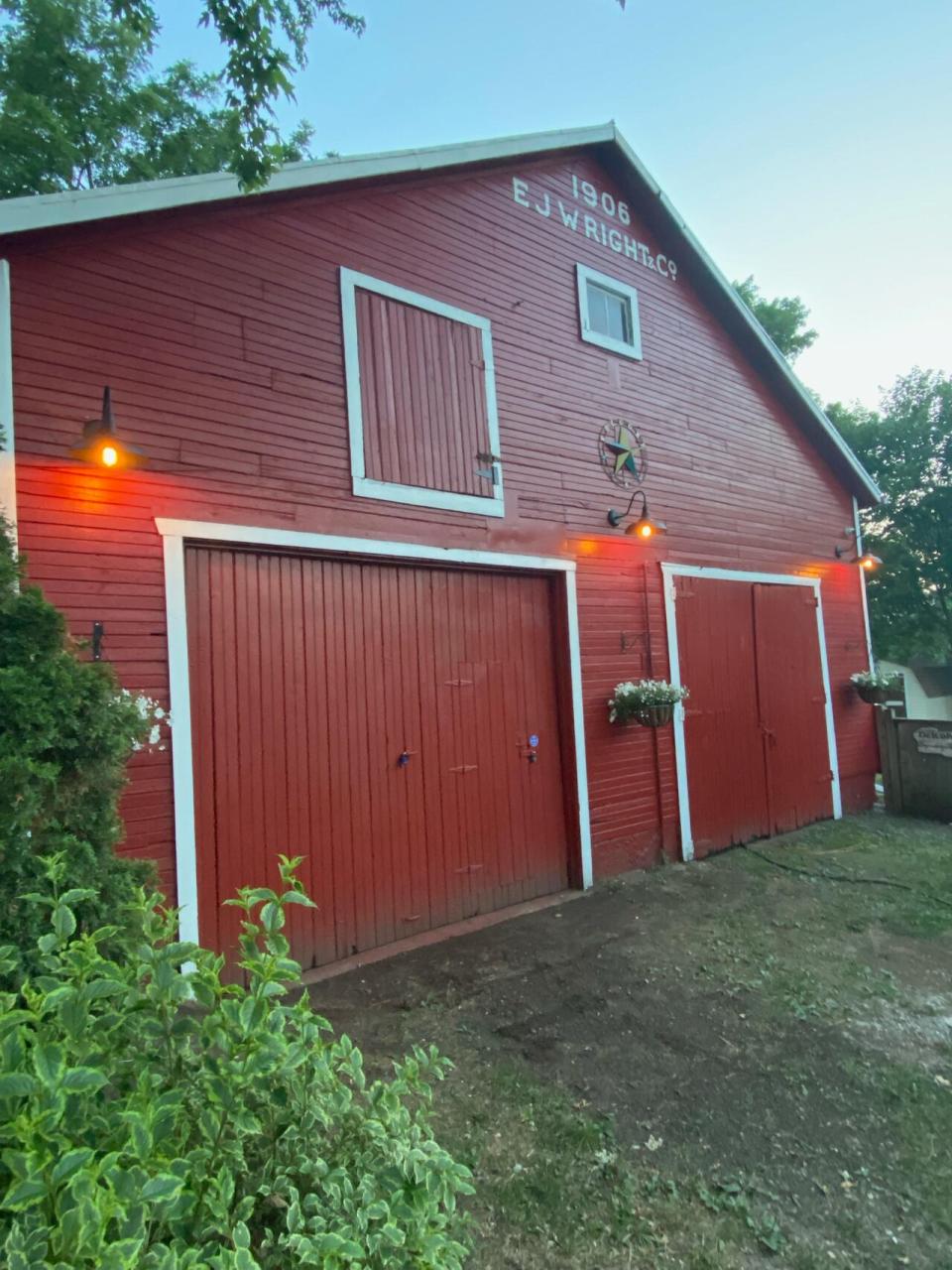 Instead of knocking down the barn from the early 1900s, the Cohens decided to invest in returning it to its former glory.