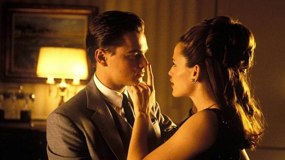 catch-me-if-you-can-leonardo-dicaprio-jennifer-garner