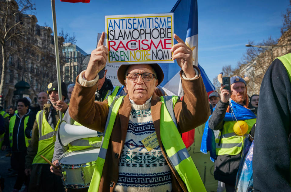 <p>Peu avant 17h, les manifestants réunis au Champ-de-Mars depuis plus d’une heure commençaient à se disperser dans le calme. Une partie d’entre eux était attendue place de la République, où un rassemblement statique était prévu.<br>(Crédit : Getty Images) </p>