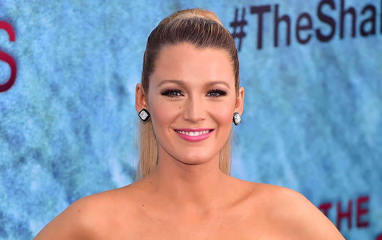Blake Lively got a perm and she looks exactly like your fave ’80s and ’90s rom-com heroines