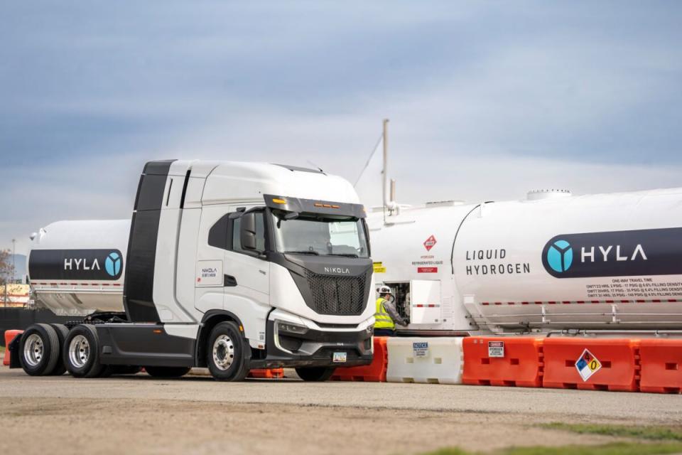 Nikola celebrated the opening of its first high-pressure modular fueling station in Ontario, California. (Photo: Nikola)