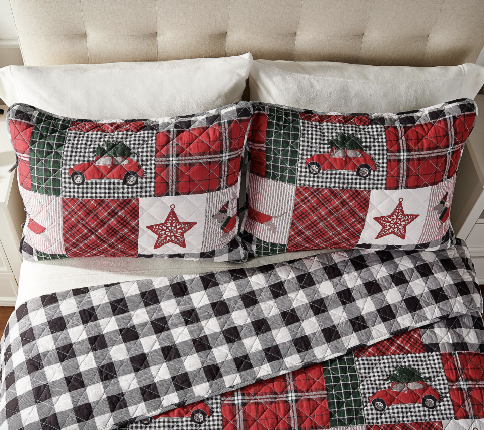 Home Reflections Holiday-Themed Queen Quilt Set with Shams (Photo: QVC)