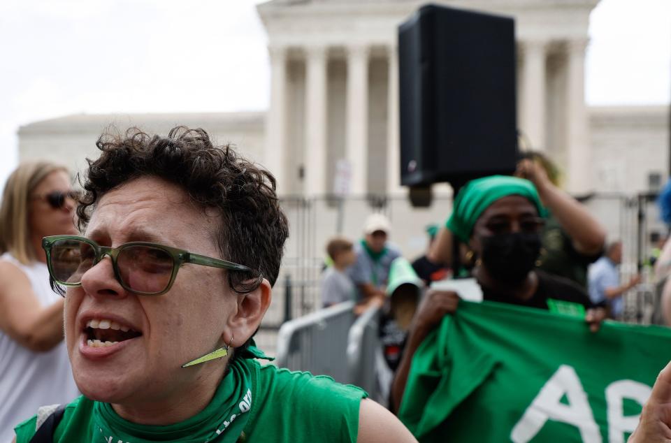 Photos From Outside the Supreme Court After Roe v. Wade Is Overturned