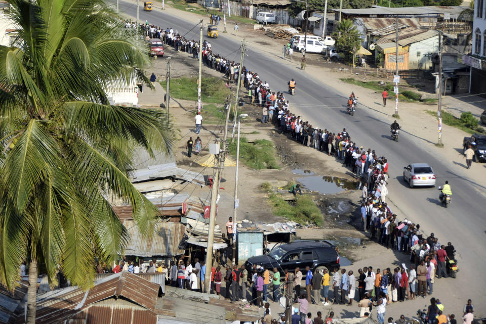 Voters queue in Mombasa