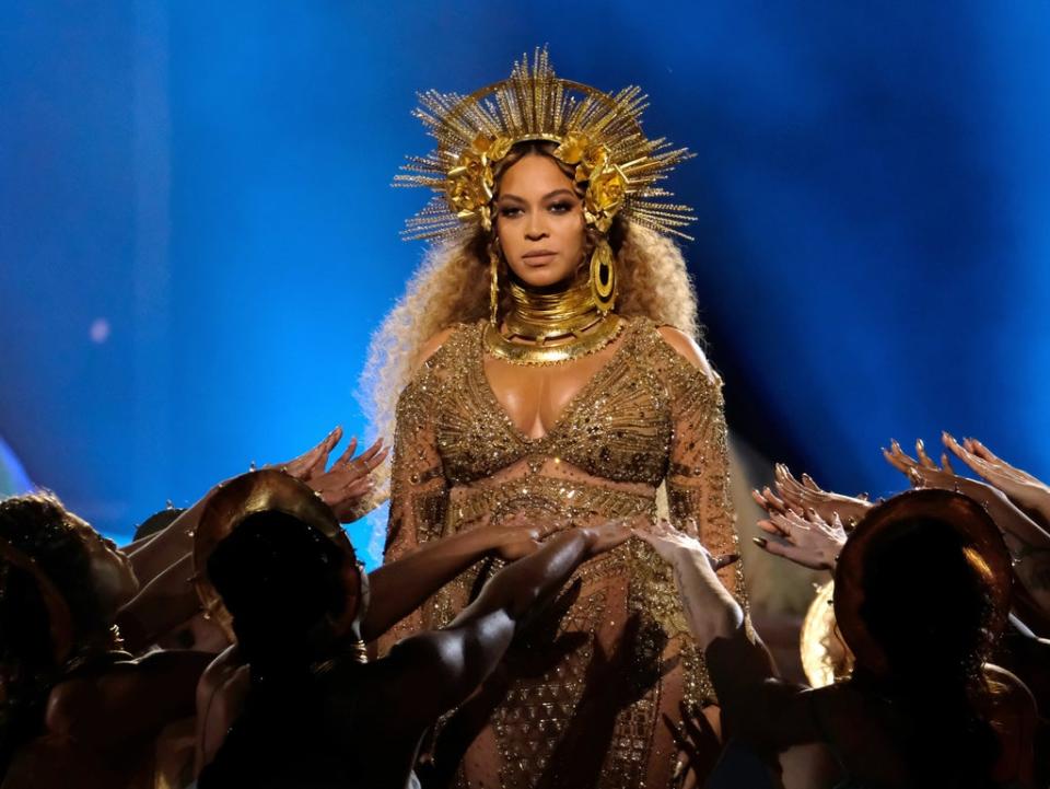 Nominated for nine accolades, in 2017 Beyoncé delivered a rousing musical performance while pregnant with twins Sir and Rumi Carter. The musician stunned on stage in a custom Peter Dundas creation, marking the launch of the fashion designer’s eponymous brand. The ensemble depicted Beyoncé as a deity-like figure, complete with a sun-inspired headdress and a gold embellished gown (Getty)