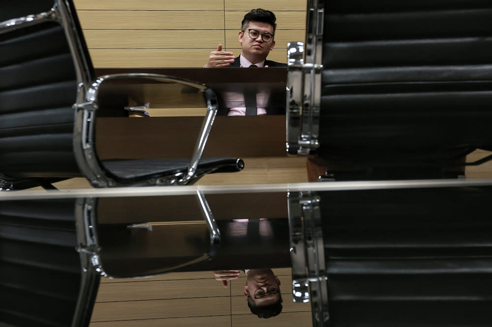 Bandar Kuching MP Dr Kelvin Yii Lee Wuen during an interview with Malay Mail at Parliament August 25, 2020. — Picture by Ahmad Zamzahuri