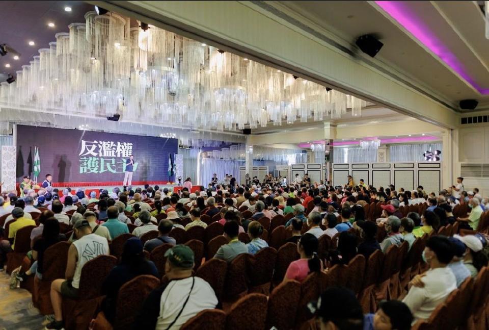  民進黨「反濫權 護民主」宣講前進桃園，秘書長林右昌到場。 圖：民進黨提供 