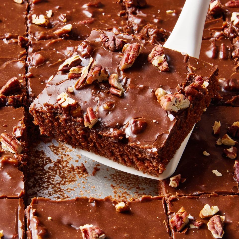 chocolate texas sheet cake with pecans