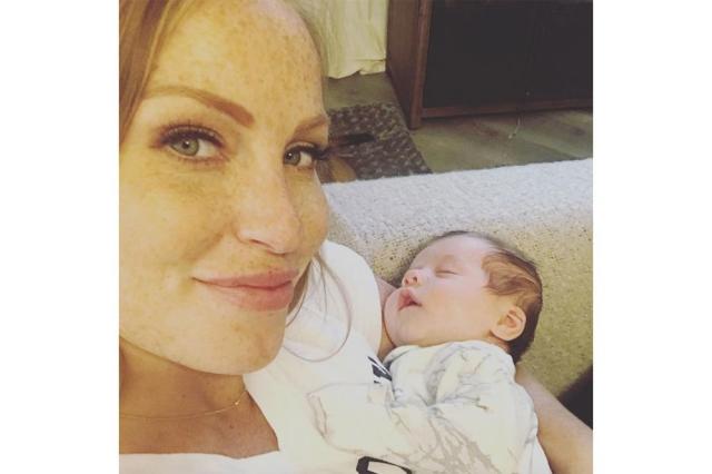 Mina Starsiak Hawk Wears Postpartum Diaper 5 Days After Delivery