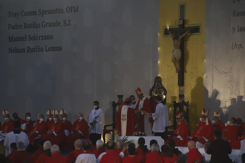 Salvadoran Cardinal Gregorio Rosa Chavez leads the ceremony to beatify two priests and two lay people, all victims of right-wing death squads during El Salvador’s civil war, in San Salvador, Saturday, Jan. 22, 2022. (AP Photo/Salvador Melendez)